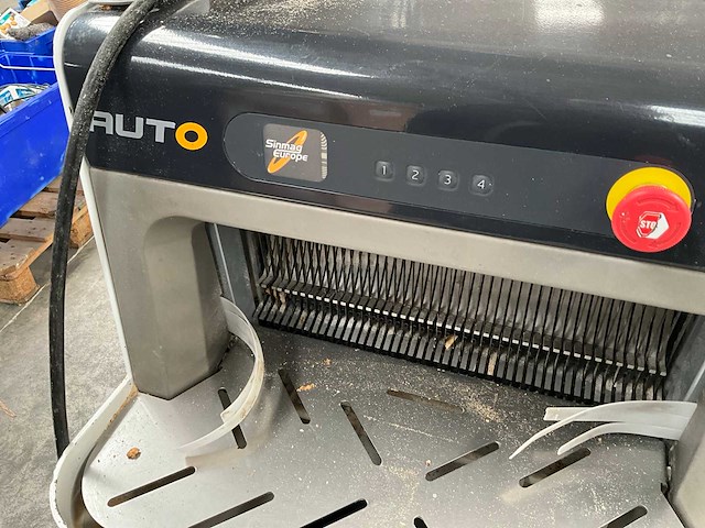 2020 sinmag auto sm52c broodsnijmachine - afbeelding 2 van  6