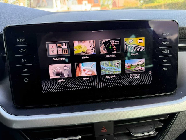 2020 skoda kamiq 1.0 tsi (dsg automaat) - navigatie – digitale cockpit – achteruitrijcamera – zetelverwarming - afbeelding 11 van  40