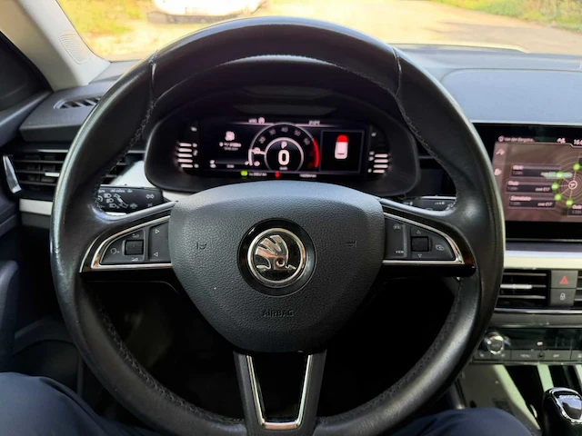 2020 skoda kamiq 1.0 tsi (dsg automaat) - navigatie – digitale cockpit – achteruitrijcamera – zetelverwarming - afbeelding 20 van  40