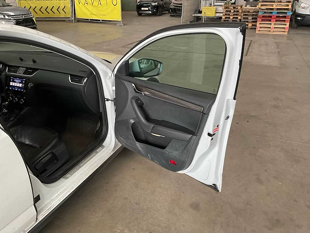 2020 skoda octavia - afbeelding 1 van  31
