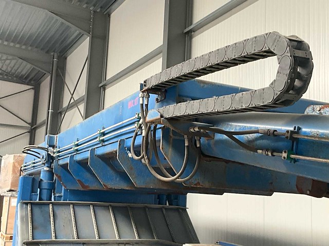 2020 submentum dubbelarmige hijskraan voor op een ponton - afbeelding 37 van  37