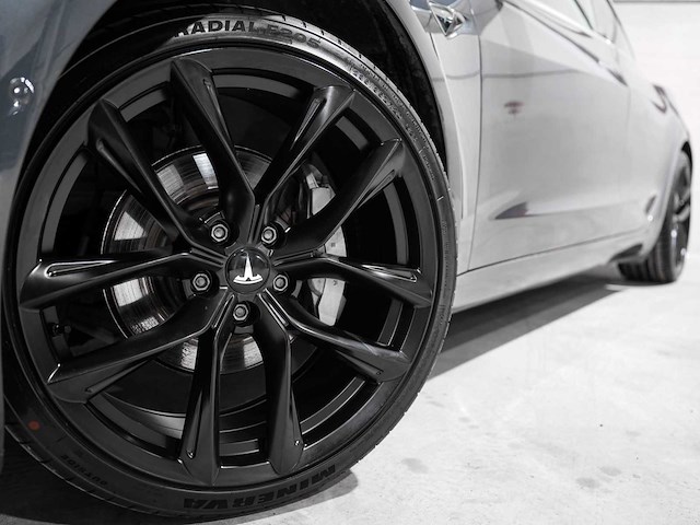 2020 tesla model 3 auto - afbeelding 26 van  37