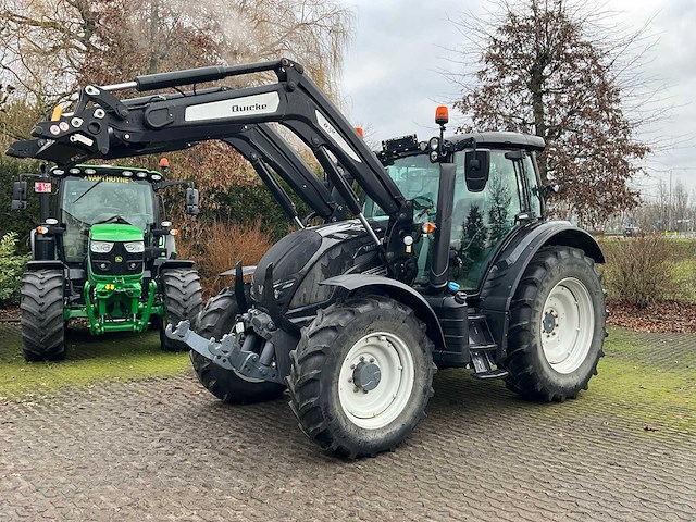 2020 valtra n114e vierwielaangedreven landbouwtractor - afbeelding 1 van  23
