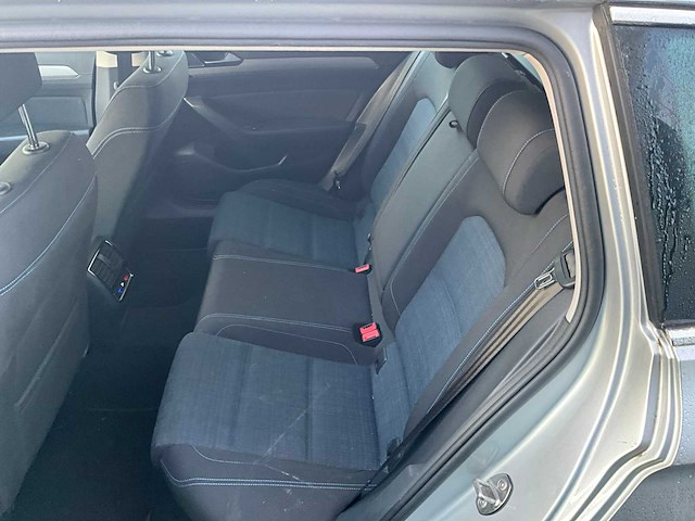 2020 volkswagen passat - afbeelding 8 van  26