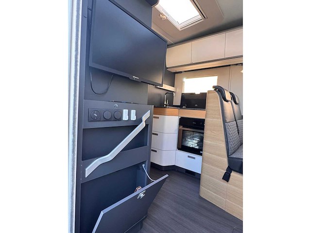 2021 adria coral 600 sl - afbeelding 9 van  32