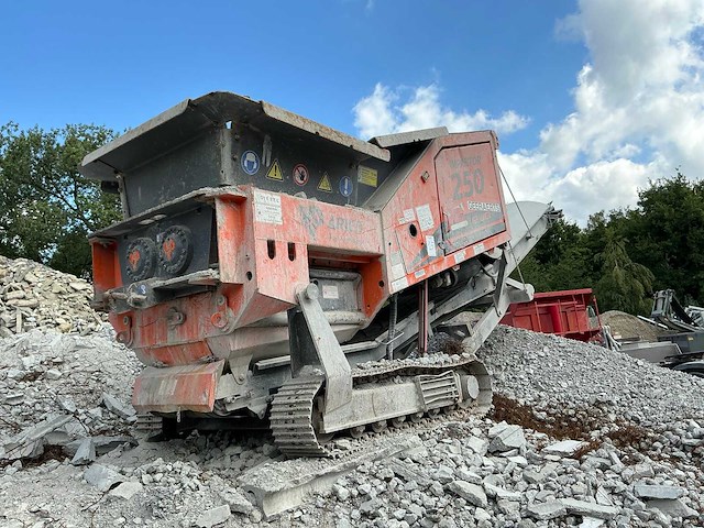 2021 arjes impaktor 250 evo mobiele breekinstallatie - afbeelding 11 van  14