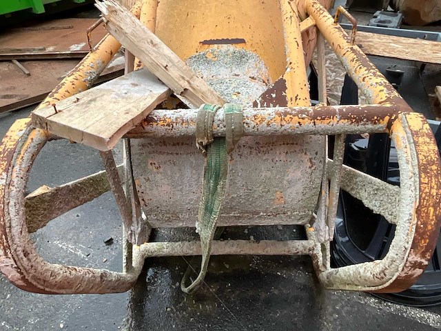 2021 beco b3000lr - betonstortbak 3000l - afbeelding 4 van  6