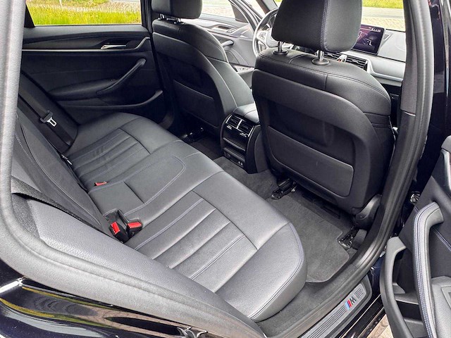 2021 bmw 530e - afbeelding 19 van  33