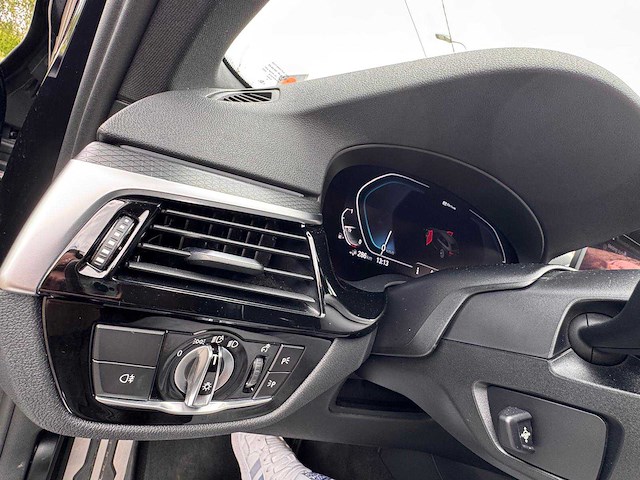 2021 bmw 530e - afbeelding 8 van  30