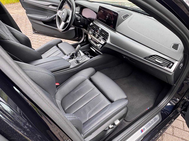 2021 bmw 530e - afbeelding 15 van  30
