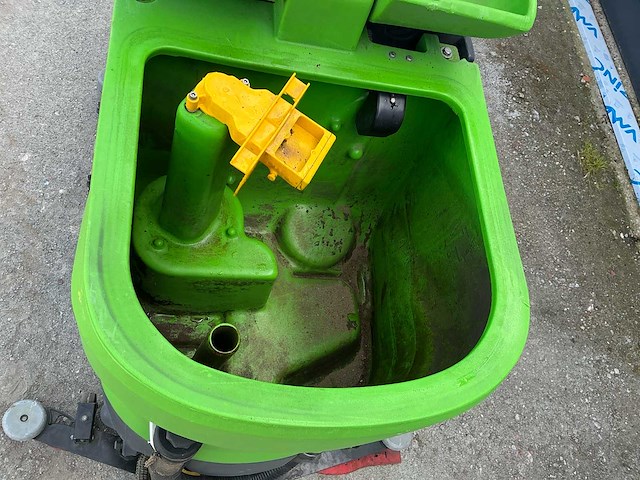 2021 dibo ipc ct110 bt70r zelfrijdende veegmachine - afbeelding 12 van  13