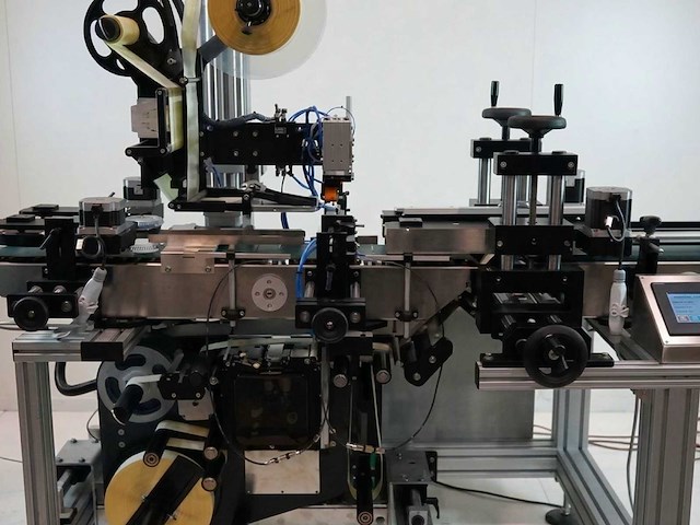 2021 e-verpakkingslabel- en coderingsmachine - afbeelding 1 van  2
