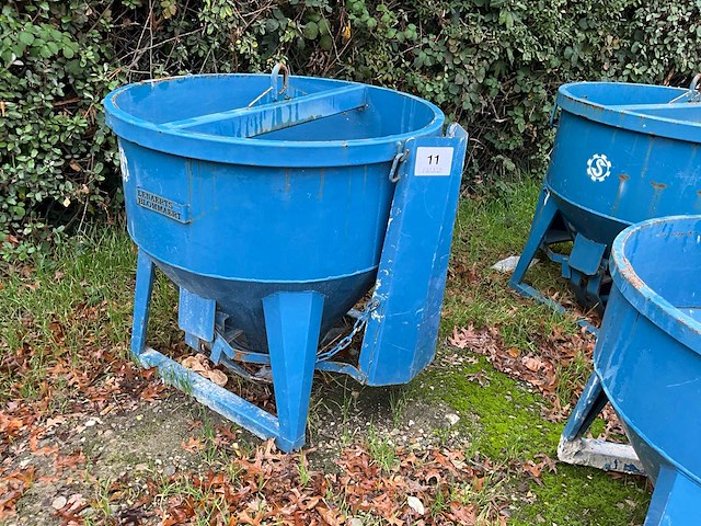 2021 eichinger betonkubel - afbeelding 1 van  7