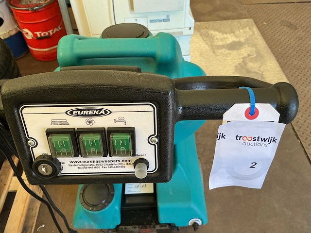2021 eureka e 46 b elektrische vloerreiniger met 2x 12 v batterij - afbeelding 2 van  4