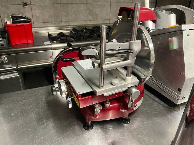 2021 fac f300 tafelsnijmachine - afbeelding 5 van  7