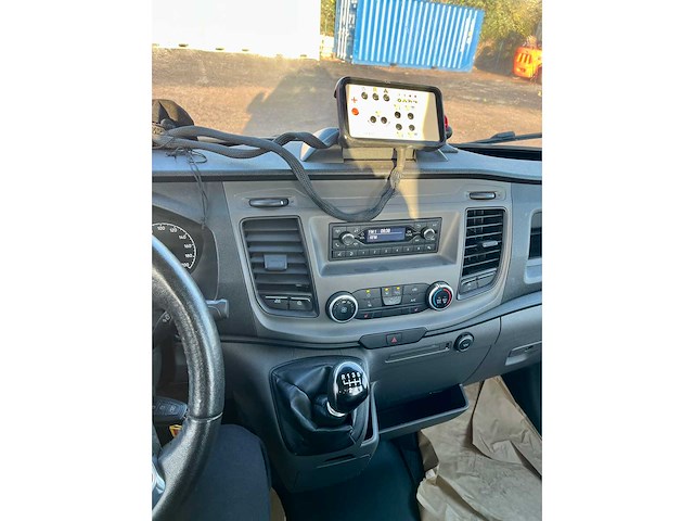 2021 ford transit 350 voertuig uitgerust met een boom lift andere voertuigen - afbeelding 6 van  16