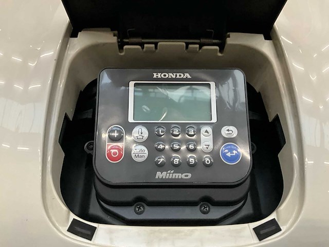 2021 honda hrm3000 robotmaaier - afbeelding 10 van  11