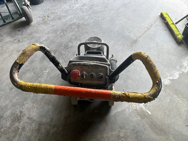 2021 htc kapa 420 vs betonschuurmachine - afbeelding 7 van  7