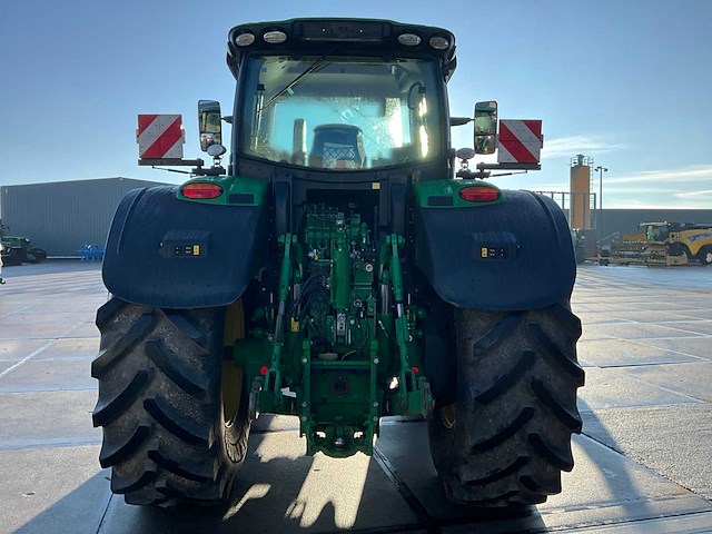 2021 john deere 6r230 vierwielaangedreven landbouwtractor - afbeelding 22 van  25