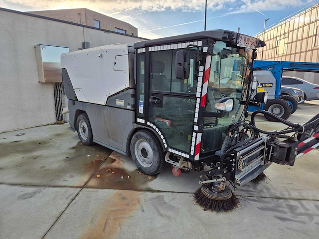 2021 kärcher m250 zelfrijdende veegmachine - afbeelding 11 van  18