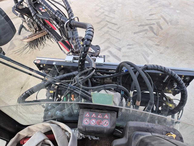 2021 kärcher m250 zelfrijdende veegmachine - afbeelding 14 van  18