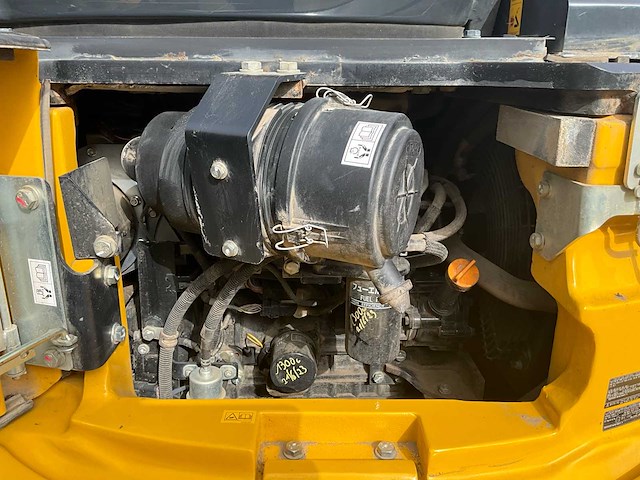 2021 komatsu pc55mr-5eo rupsgraafmachine - zwenkgiek - afbeelding 36 van  39