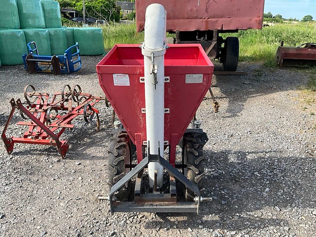 2021 lefa pt-32 aardappelplanter - afbeelding 17 van  18