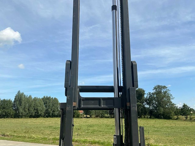2021 linde r14 reach truck - afbeelding 10 van  54