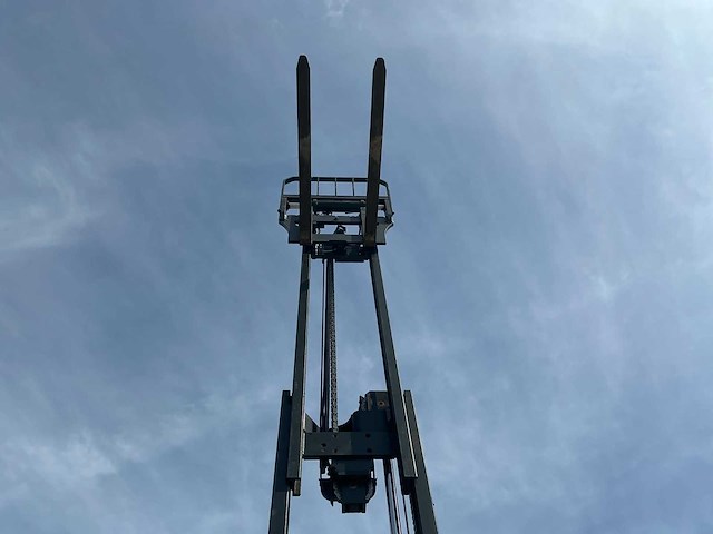 2021 linde r14 reach truck - afbeelding 13 van  54