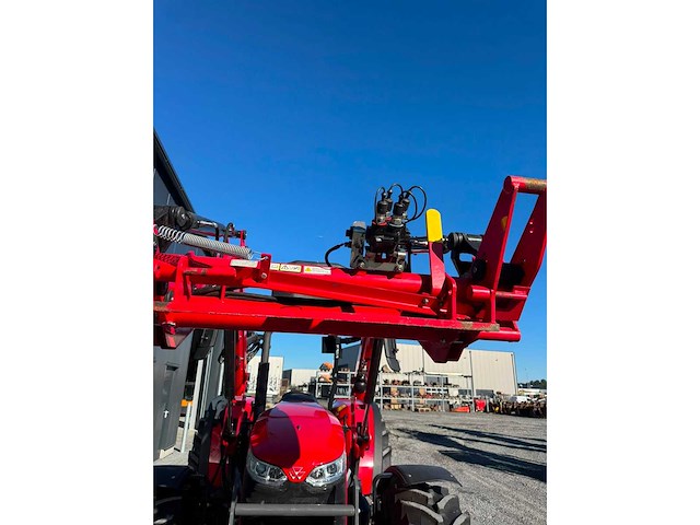 2021 massey ferguson 4708 met fl.3416x voorlader - vierwielaangedreven landbouwtractor - afbeelding 2 van  11