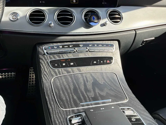 2021 mercedes-benz e-klasse w213 e 300 van amg line car - afbeelding 14 van  47