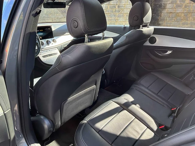 2021 mercedes-benz e-klasse w213 e 300 van amg line car - afbeelding 16 van  47