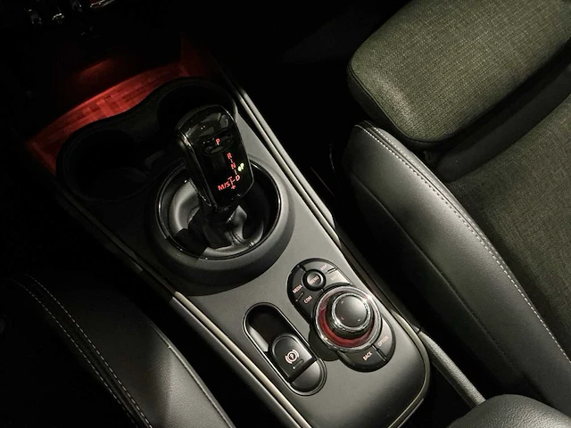 2021 mini cooper countryman one d - afbeelding 8 van  25