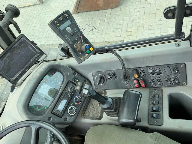 2021 new holland w80c lr wiellader met 2 bakken, palletvork en ap-leveler - afbeelding 8 van  49