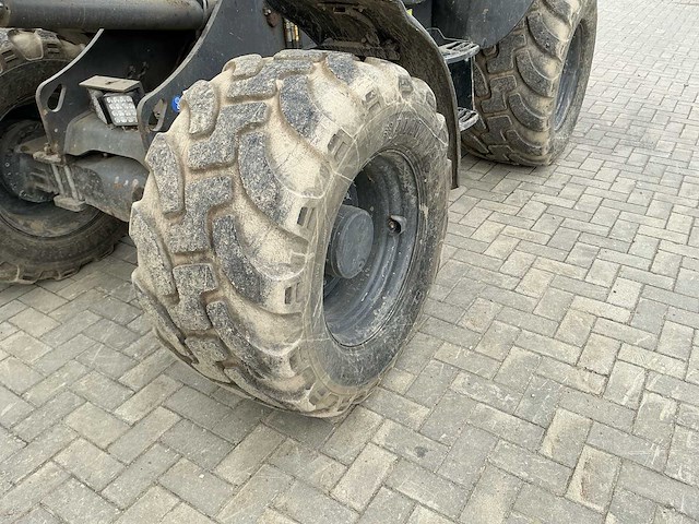 2021 new holland w80c lr wiellader met 2 bakken, palletvork en ap-leveler - afbeelding 10 van  49