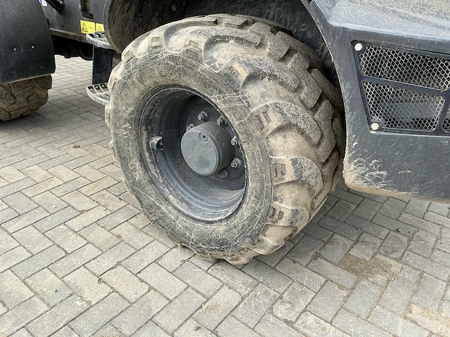 2021 new holland w80c lr wiellader met 2 bakken, palletvork en ap-leveler - afbeelding 13 van  49