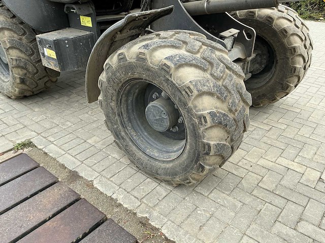 2021 new holland w80c lr wiellader met 2 bakken, palletvork en ap-leveler - afbeelding 17 van  49