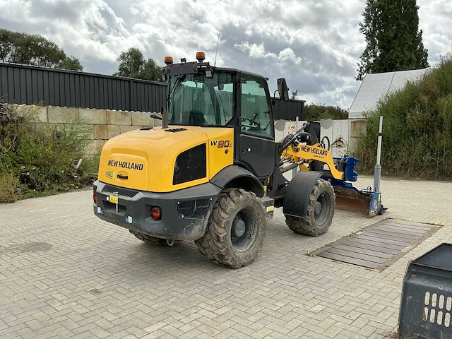 2021 new holland w80c lr wiellader met 2 bakken, palletvork en ap-leveler - afbeelding 45 van  49