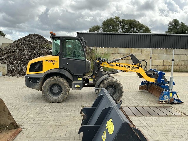 2021 new holland w80c lr wiellader met 2 bakken, palletvork en ap-leveler - afbeelding 46 van  49