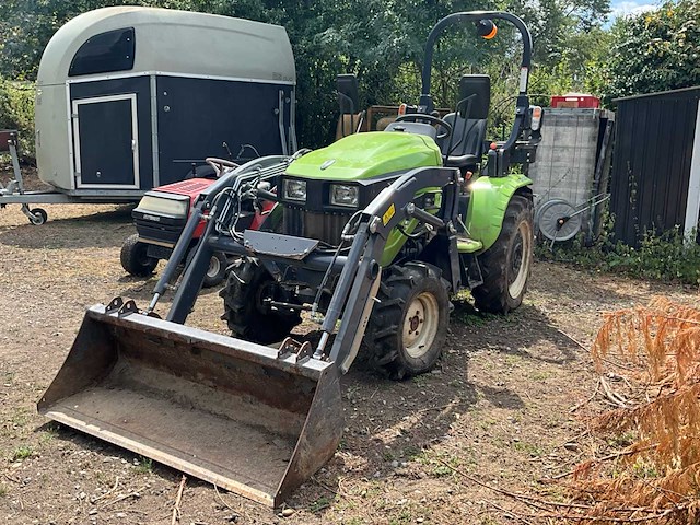 2021 preet avenger 26 4wd tuintractor - afbeelding 1 van  23