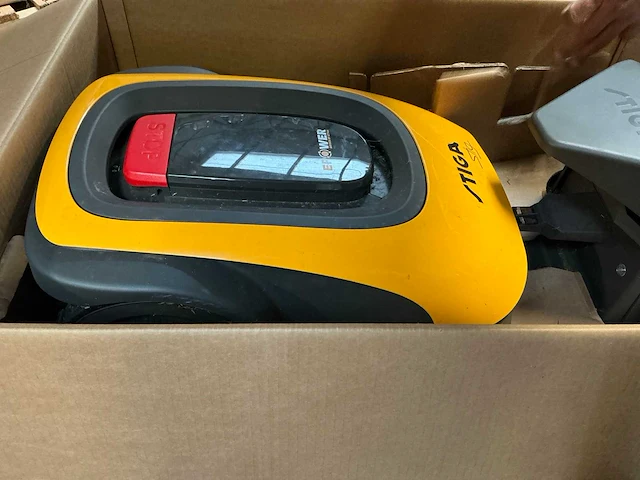 2021 stiga stig srsw01 robotmaaier - afbeelding 2 van  4
