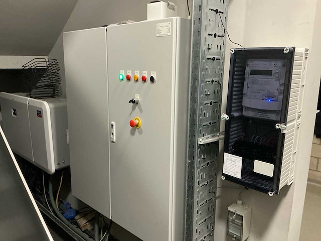 2021 sunpower t5 327w industriële zonnepanelen installatie (462x) - afbeelding 3 van  9