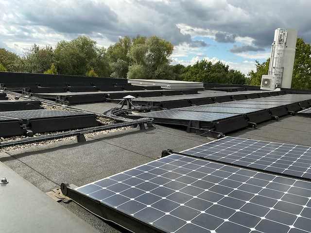 2021 sunpower t5 327w industriële zonnepanelen installatie (462x) - afbeelding 16 van  17