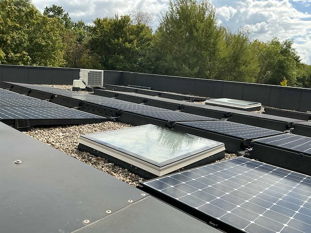 2021 sunpower t5 327w industriële zonnepanelen installatie (462x) - afbeelding 8 van  9