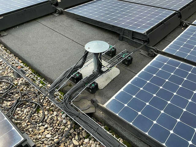 2021 sunpower t5 327w industriële zonnepanelen installatie (462x) - afbeelding 15 van  17