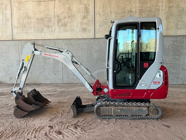 2021 takeuchi tb216 minigraafmachine - afbeelding 1 van  28