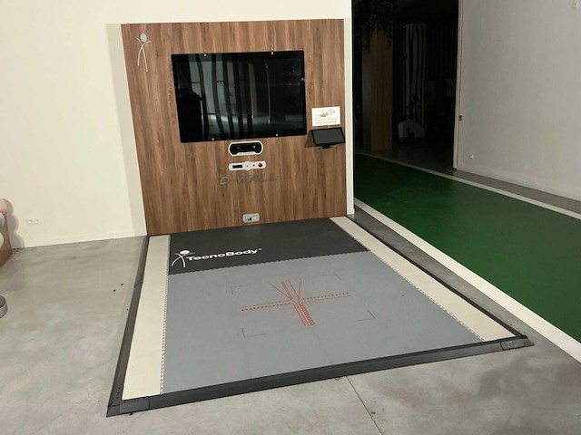 2021 tecnobody d-wall revalidatie- en screeningsapparaat - afbeelding 1 van  7