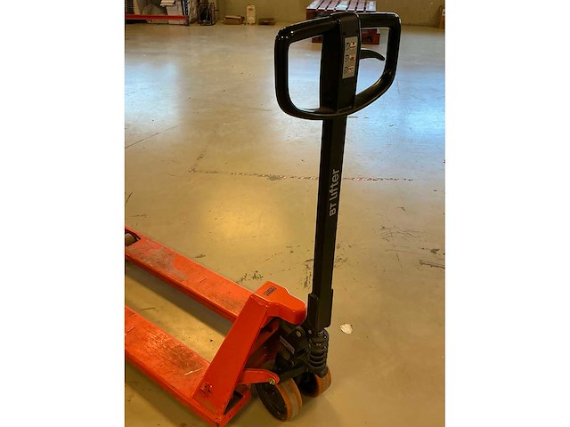 2021 toyota/bt lhm230 hand hydraulische palletwagen - afbeelding 2 van  3