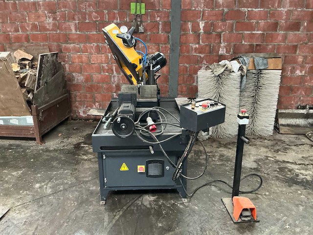 2022 bekamac bmsy 230 dgh metalen horizontale bandzaagmachine - afbeelding 1 van  10