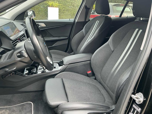 2022 bmw 116i ia personenauto - afbeelding 9 van  23